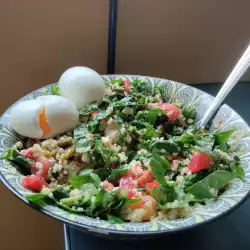 Quinoa-Salat mit Weißkäse