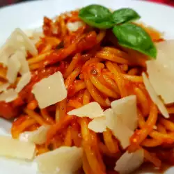 Mediterrane Spaghetti mit Tomaten