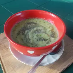 Süppchen mit Brokkoli, Zucchini und Chiasamen