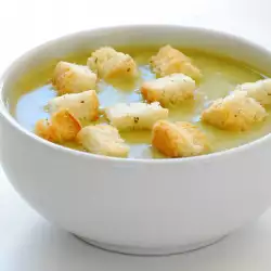 Suppe mit Brühe ohne Fleisch