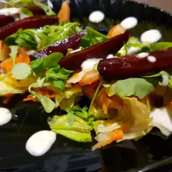 Frischer Rote Bete Salat mit Kräuterdressing