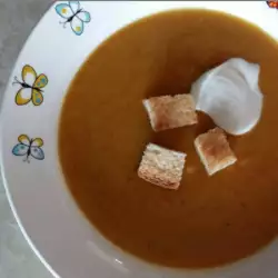 Suppe aus Kürbis und Kichererbsen