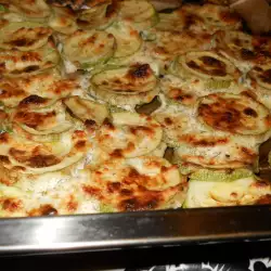 Zucchini im Ofen mit Sahne und Käse