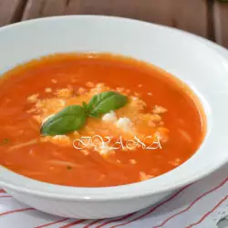 Suppe mit Tomaten