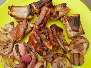 Zarte gegrillte Lammrippchen