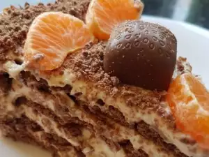 Luftige Biskuittorte mit Mascarpone