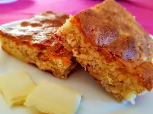 Blondies mit weißer Schokolade, Walnüssen und Erdbeeren