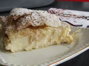 Griechische Banitsa Bougatsa mit Creme