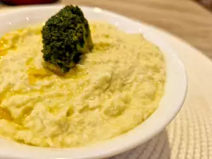 Brokkolipaste mit Kokosmehl