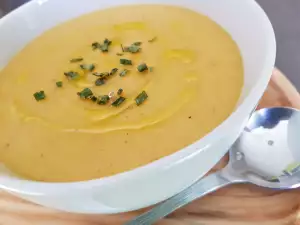 Cremesuppe aus Erbsen und Brokkoli