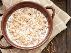 Wie stellt man Buchweizenmilch her?