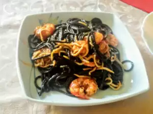 Schwarze Spaghetti mit Meeresfrüchten