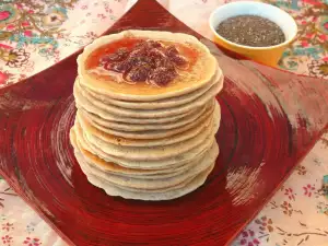 Vegane Pfannkuchen mit Chiasamen und Hafermilch