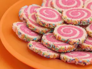 Bunte Zuckerstreusel selbst zubereiten