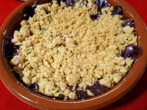 Crumble mit Äpfeln und Heidelbeeren