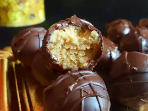 Hausgemachte Schokopralinen mit Biskotti