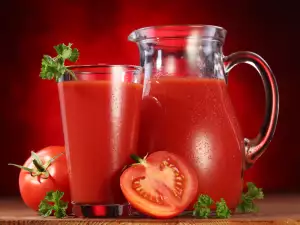 Wie man Tomatensaft zubereitet