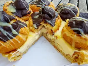 Eclair Torte mit Crème Brûlée und Schokolade