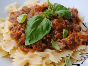 Farfallini mit Hackfleisch und Herbstgemüse