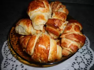 Französische Croissants mit Butter