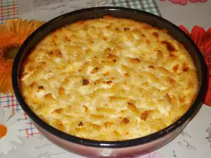Herzhafte Makkaroni mit Käse im Ofen