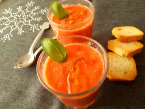 Sommer Gazpacho mit Wassermelone