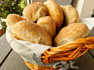 Brötchen aus Roggen- und Weizenmehl