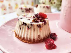 Geleepudding mit Espresso und getrockneten Heidelbeeren