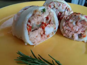 Gefüllter Calamari mit Fischfilet und Shrimps