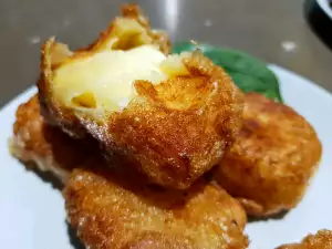 Panierter Käse in Blätterteig