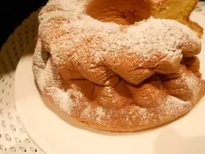 Portugiesischer Biskuitkuchen mit Mandarinen