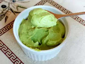 Keto Mayonnaise aus Avocado