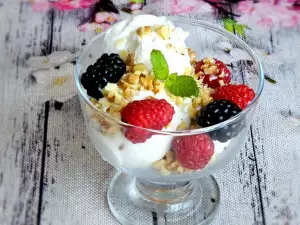 Keto Eiscreme mit Kokosmilch