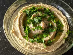 Klassischer Hummus