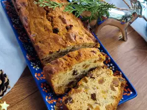 Weihnachtlicher Früchtekuchen mit Marzipan