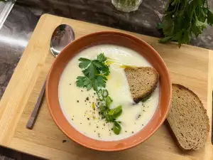 Blumenkohlcremesuppe mit Kartoffeln