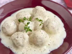 Fleischbällchen mit Frikassee Soße