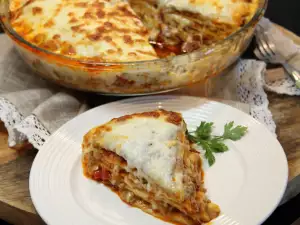 Lasagne aus Pfannkuchen und Béchamelsoße