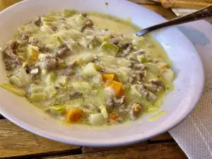 Lauchsuppe mit Weißwein und Schmelzkäse