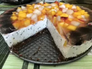 Leichte Chiatorte mit gelierten Früchte