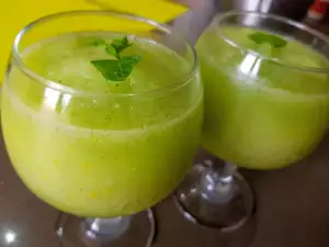 Zitronensorbet mit Minze und Limoncello