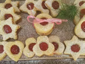 Linzer Plätzchen mit Haselnüssen