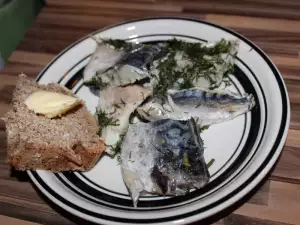 Einfacher hausgemachter marinierter Fisch
