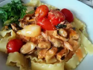 Miesmuscheln mit Pappardelle und Cherrytomaten