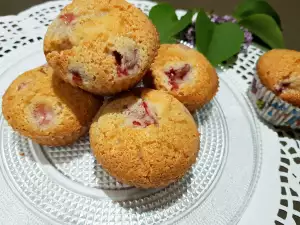 Cupcakes mit Mandelmehl und Erdbeeren