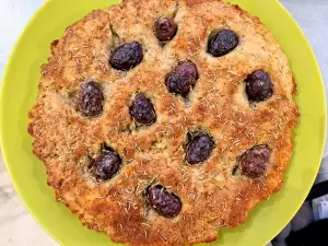 Low Carb Focaccia mit Oliven und Rosmarin