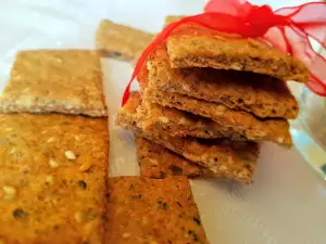 Vollkorncracker mit Sesamsamen, Leinsamen und Kürbiskernen