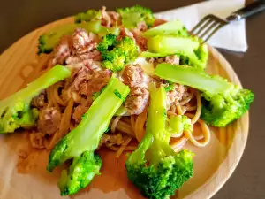 Gesunde Vollkornspaghetti mit Brokkoli