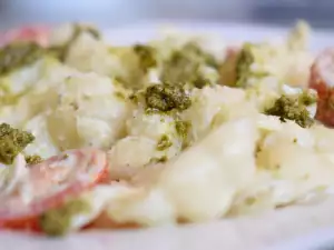 Pasta mit Cherryomaten und Pesto Soße