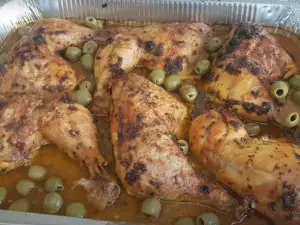 Hähnchenschenkel mit Olivenmarinade